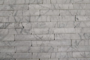 Полоса - Мрамор Bianco Carrara с темно серыми прожилками